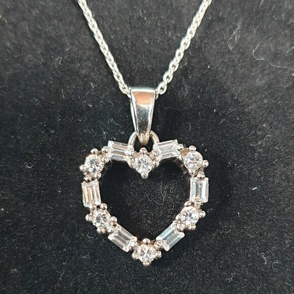 Pretty 925 Sterling Round Baguette White Quartz Crystal Heart Shape Love Pendant - Picture 6 of 12
